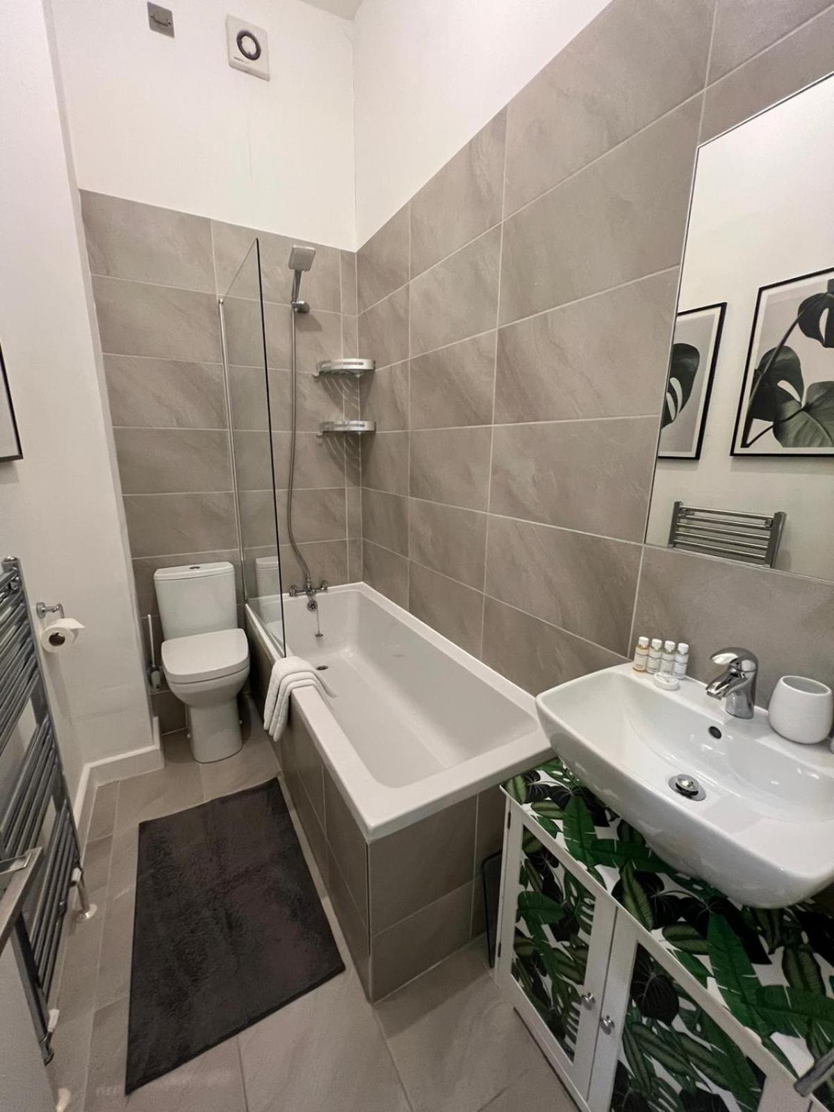 Spacious Modern 1-Bed Apartment Near Victoria Park London Exterior photo