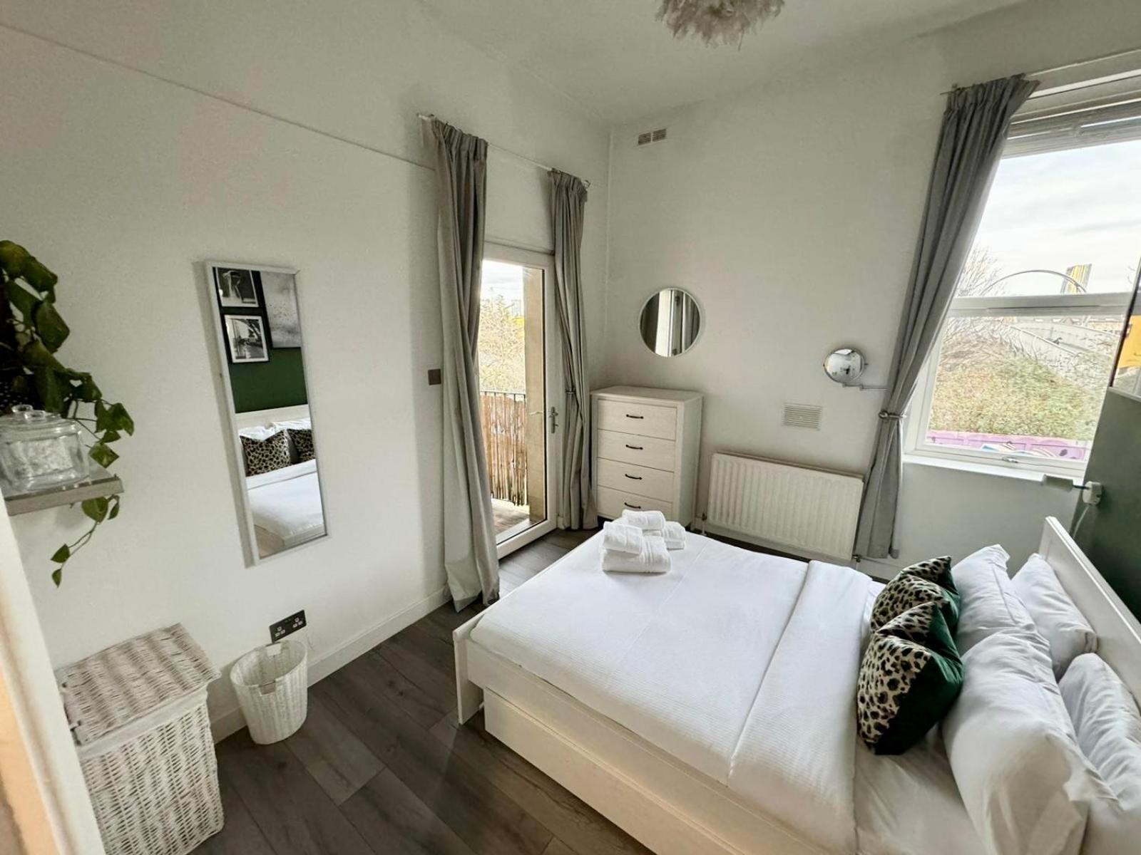 Spacious Modern 1-Bed Apartment Near Victoria Park London Exterior photo